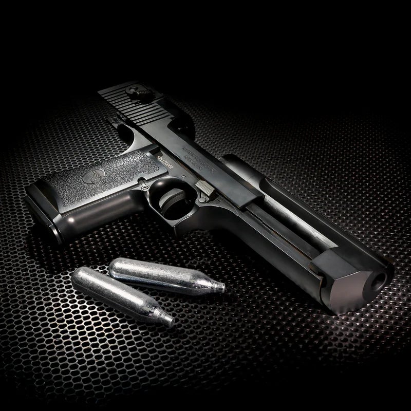 その一撃、まさに圧倒。最強クラスの反動と存在感──「DESERT EAGLE