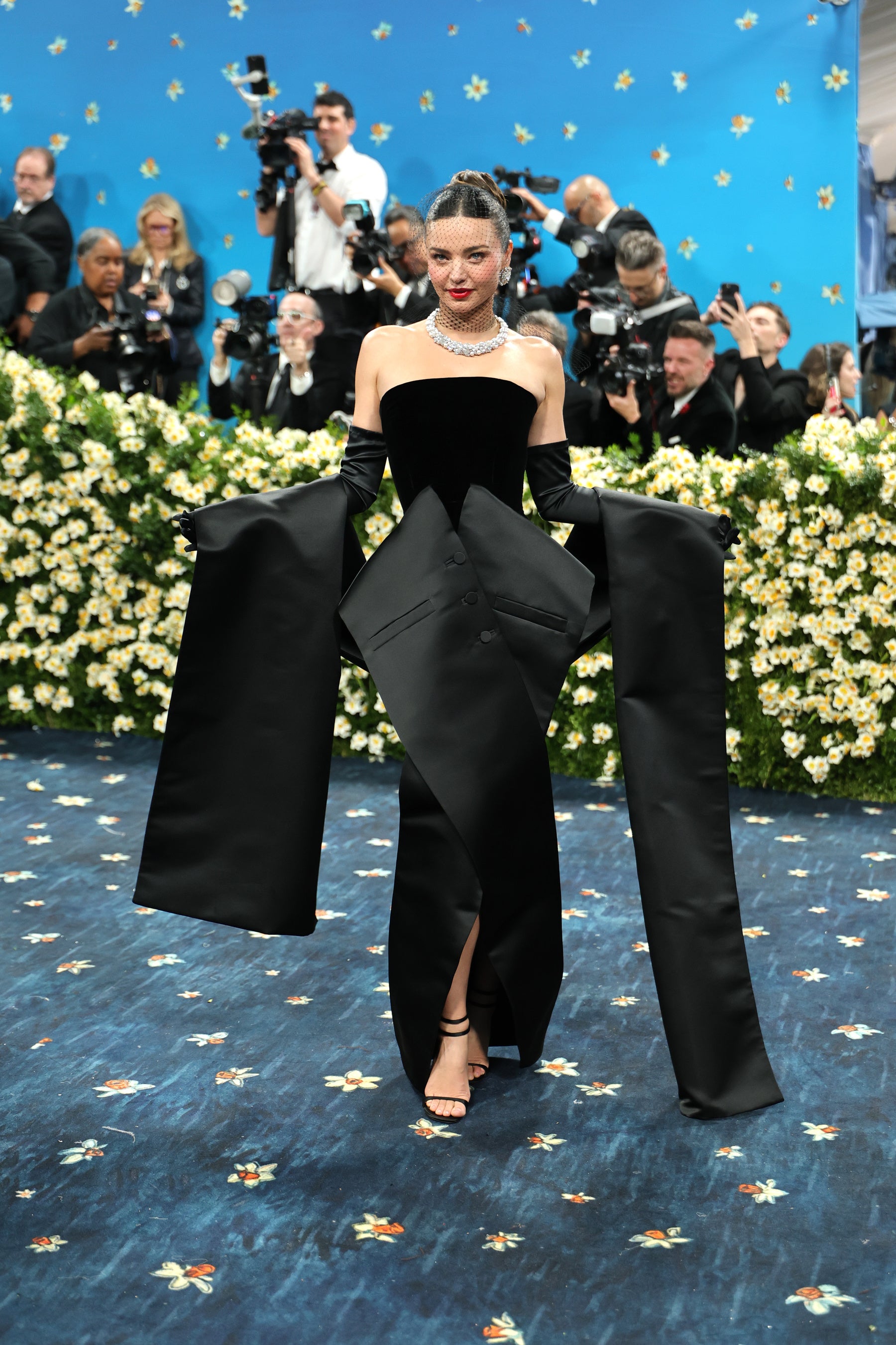 DIOR】メットガラ 2025でミランダ・カーが纏ったドレスのサヴォワール