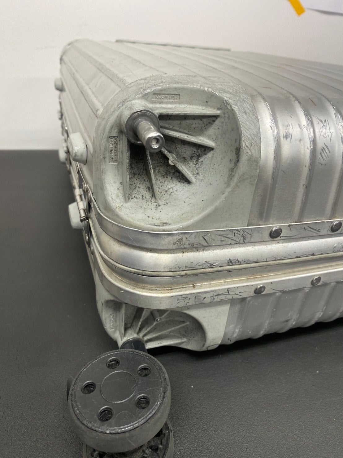 スーツケース修理王、RIMOWAの修理の多い部位ベスト5と予防策を発表