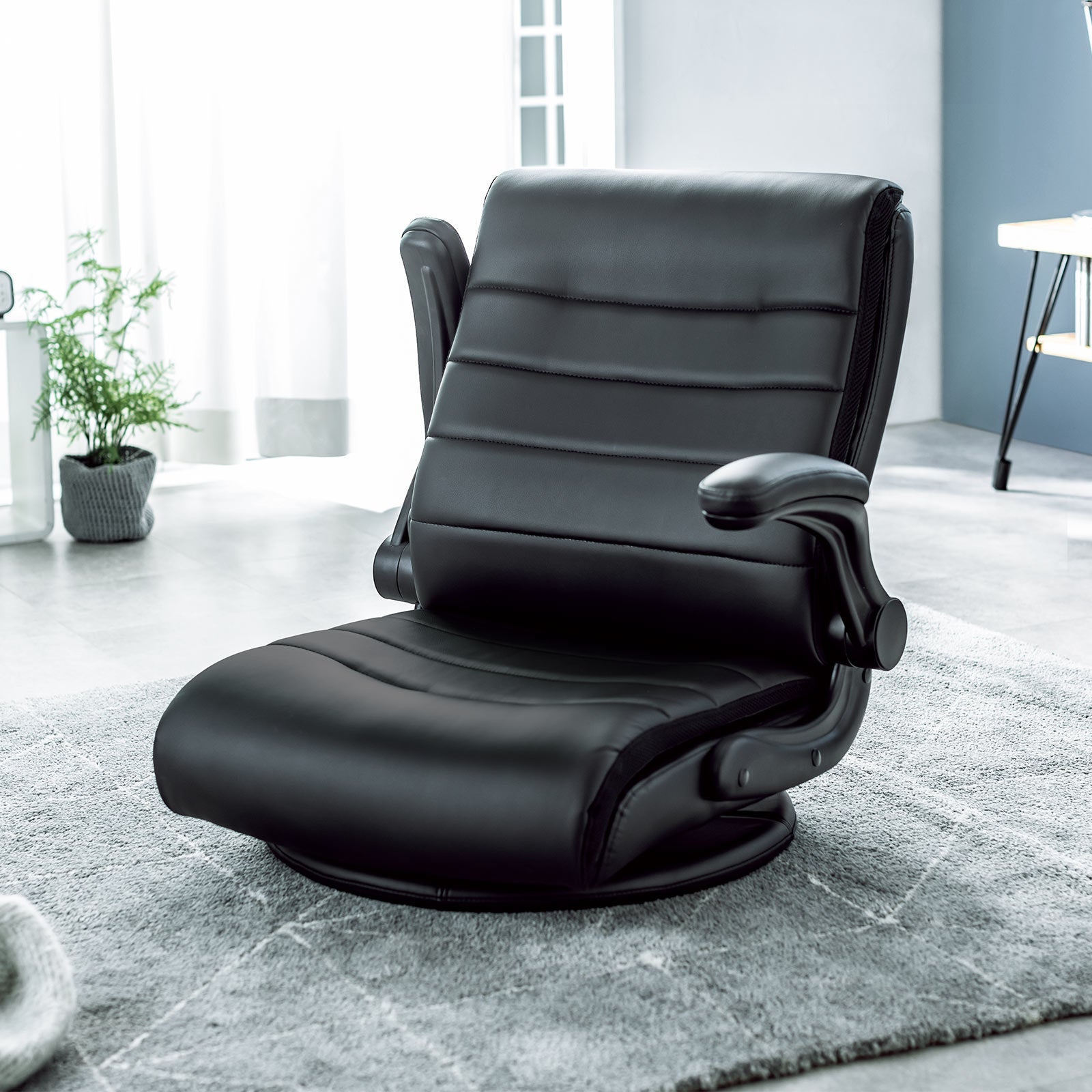 仕事もリラックスもこの1台で、ポケットコイル内蔵で座り心地の良い座