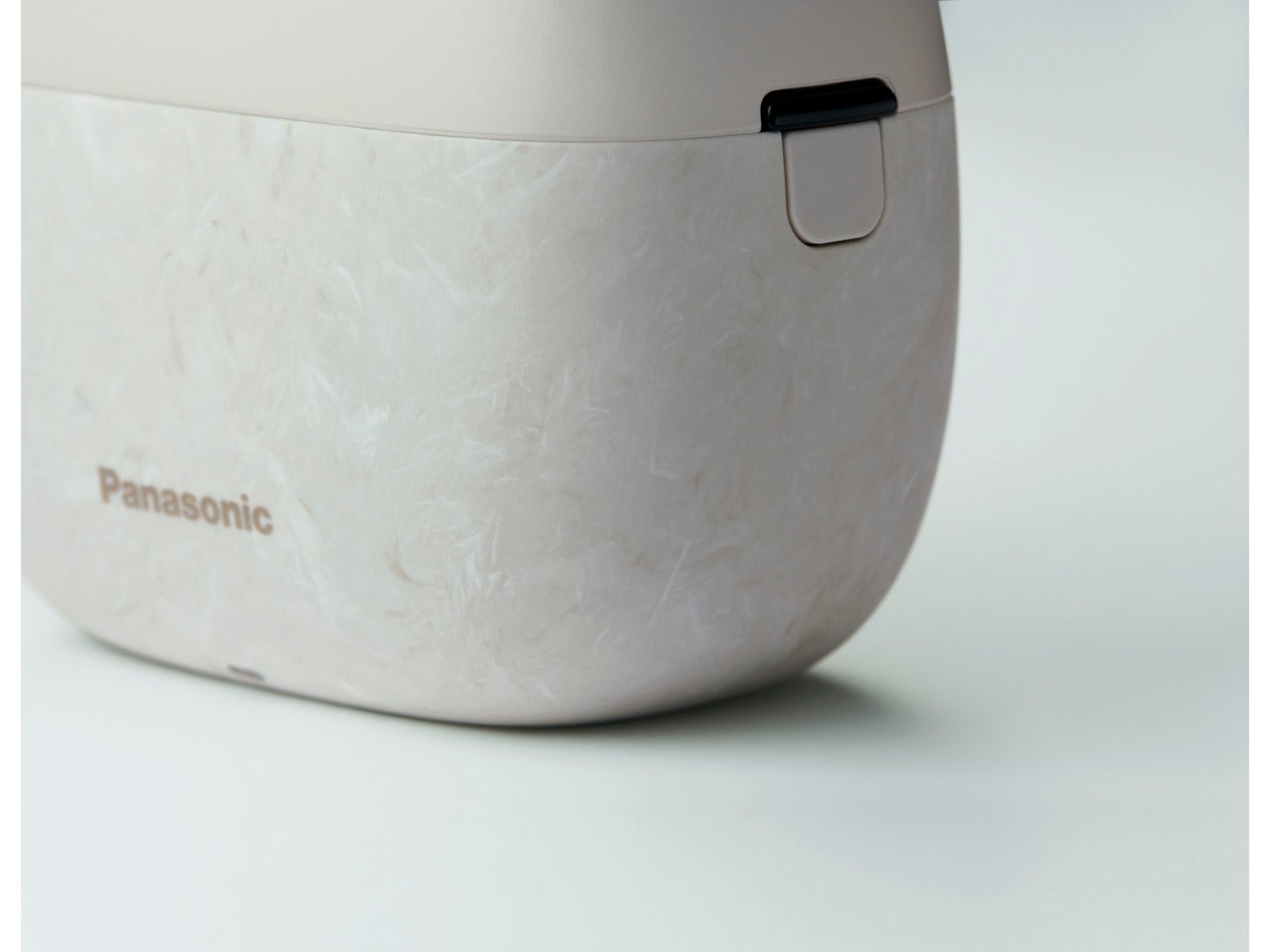 手のひらサイズに5枚刃テクノロジーを凝縮した「ラムダッシュ