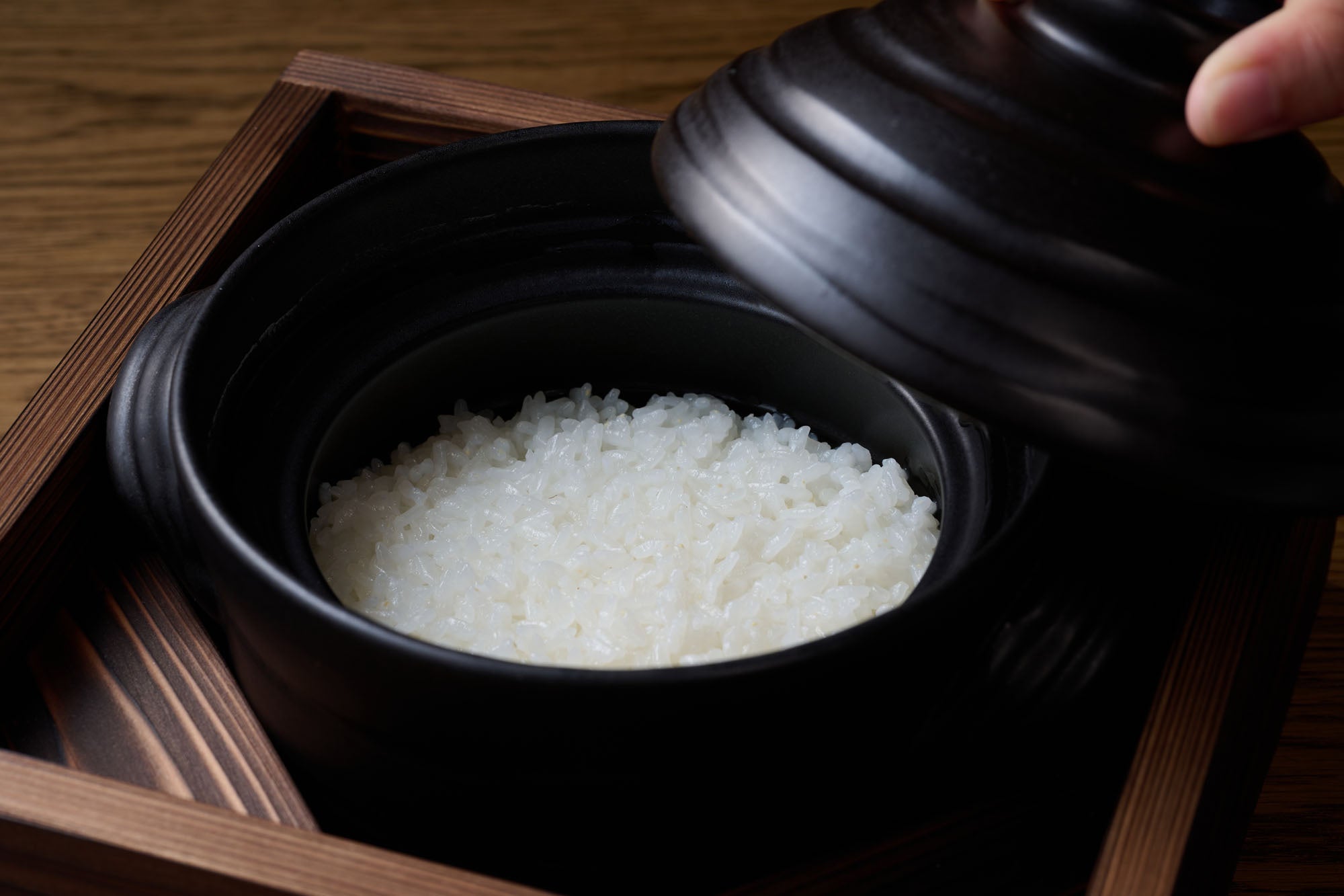 京都・創業の地に旗艦店「炊き立て土鍋ごはん OMOYA 八代目儀兵衛」9月