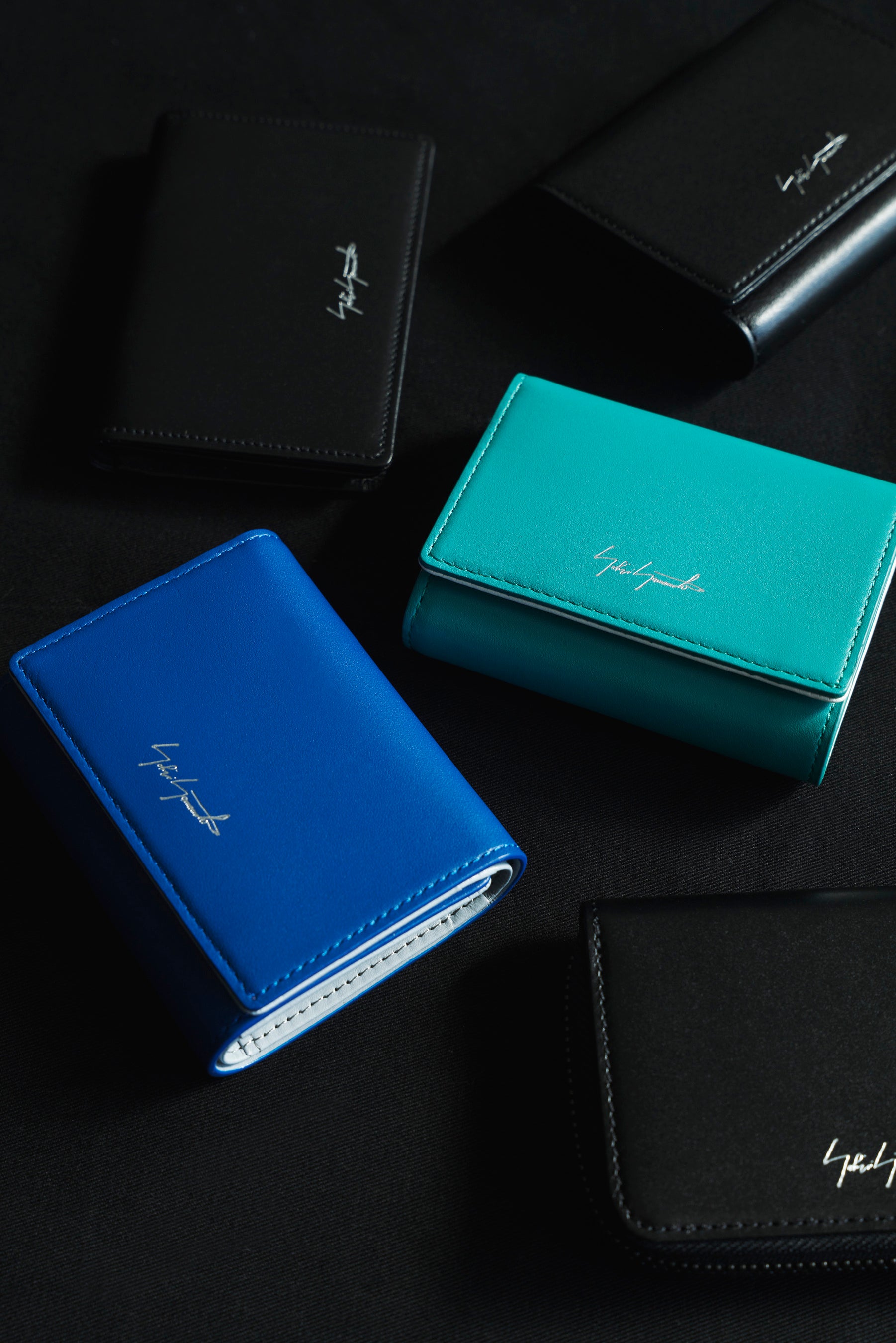 discord Yohji Yamamoto 、冬のカラーで構成される「INFINITE」や