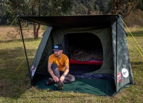 コールマン、『インスタントスワガー3P ダークルーム』を再発売