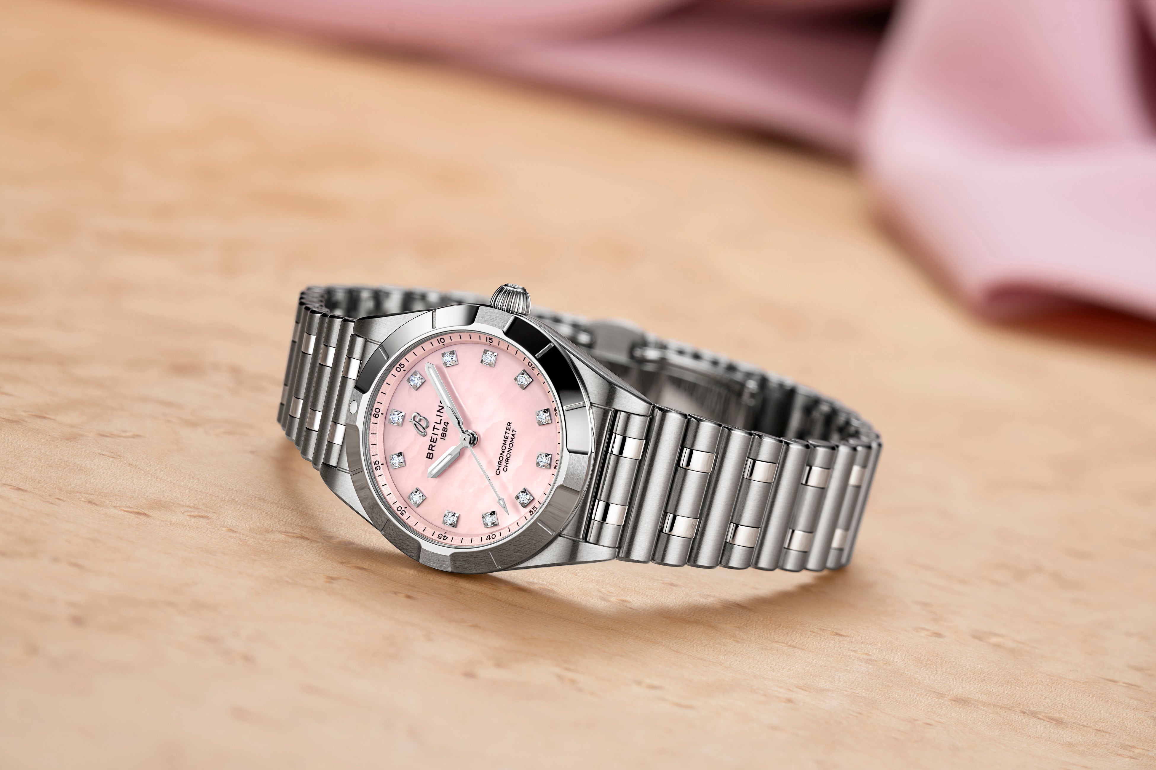 ブライトリングの最新クロノマットは、28mm。これまでで最も小さな