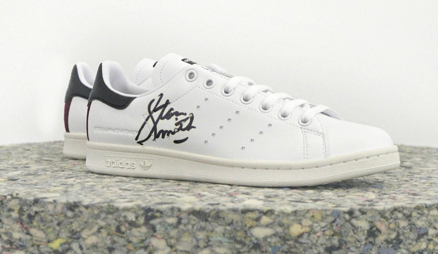 ステラ マッカートニーとアディダスのコラボスニーカーが限定発売