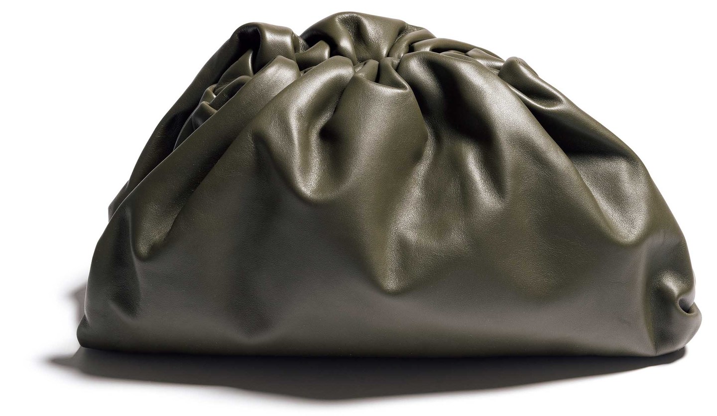 おしゃれプロがこぞって愛用している流行クラッチ！ボッテガ・ヴェネタ