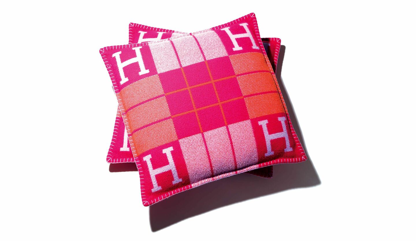 あ*ん様 ⭐️【全国送料無料】定価13万 HERMES エルメス クッション H