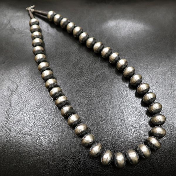 ピュアドール / Jeffrey Nelson作 約51㎝ ナバホパールネックレス