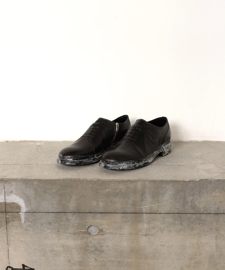 Atelier MIHARA YASUHIRO、新作”炙り出し”革靴を直営店で限定発売