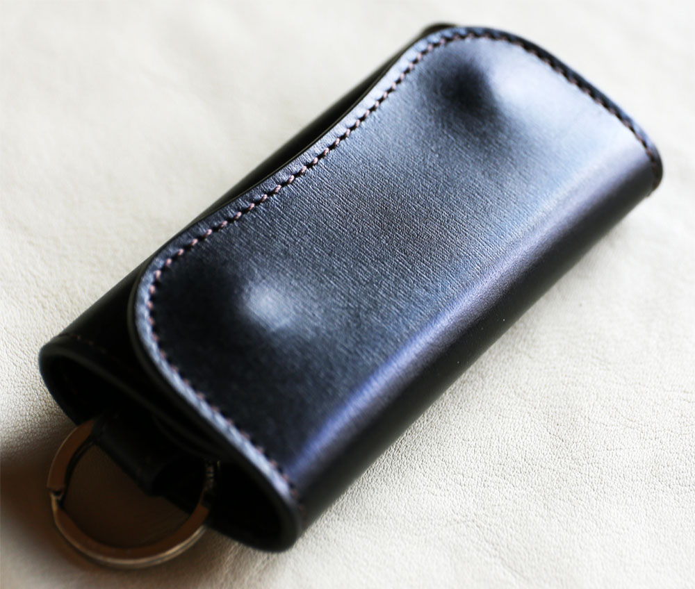 その輝きの秘密に迫る。WILDSWANS（ワイルドスワンズ） のキーケース