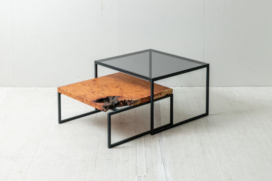 自然形状の赤褐色木製座卓 コブ 瘤 テーブル 和室 旅館 料亭 一点物