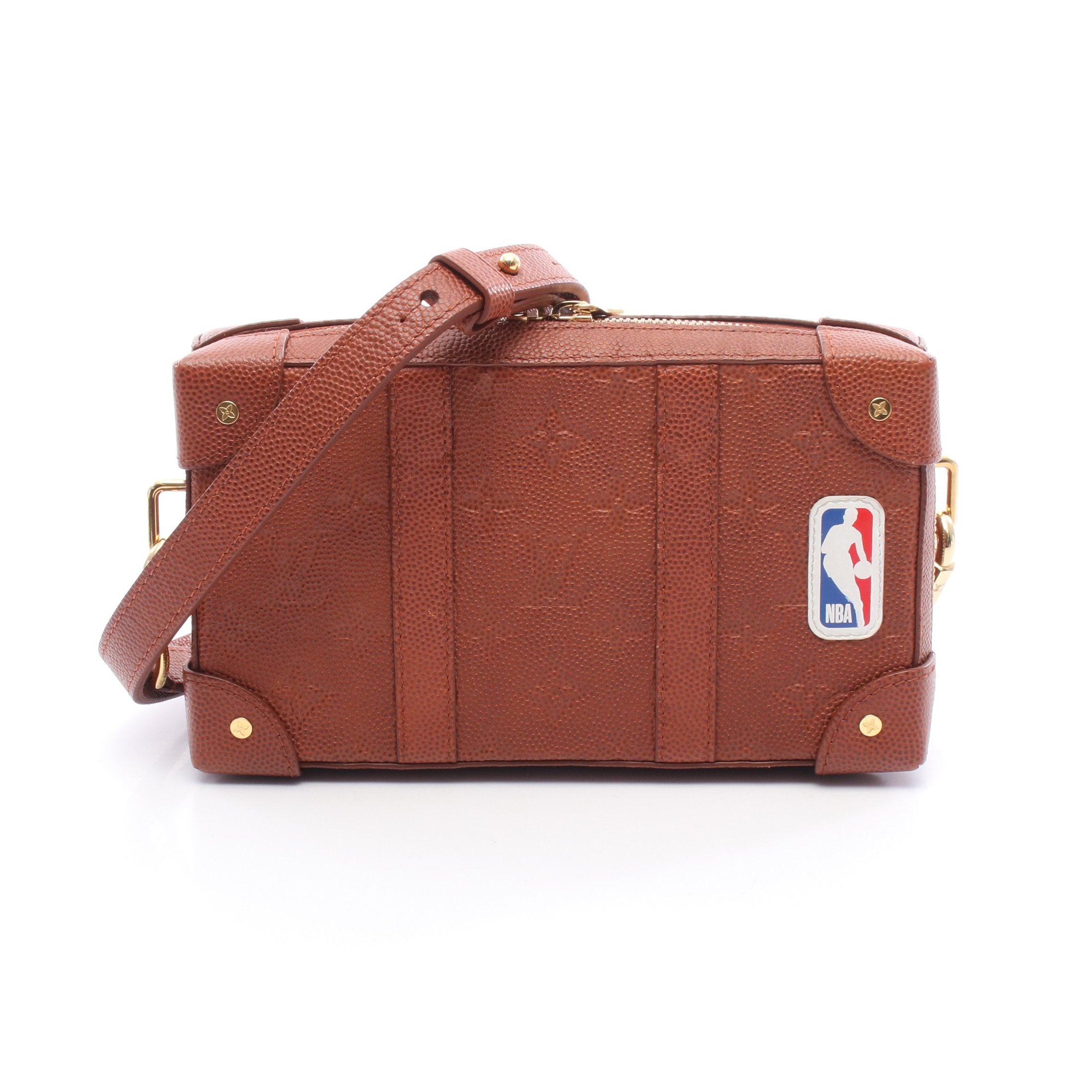LOUIS VUITTON × NBA ソフトトランク モノグラム ショルダーバッグ