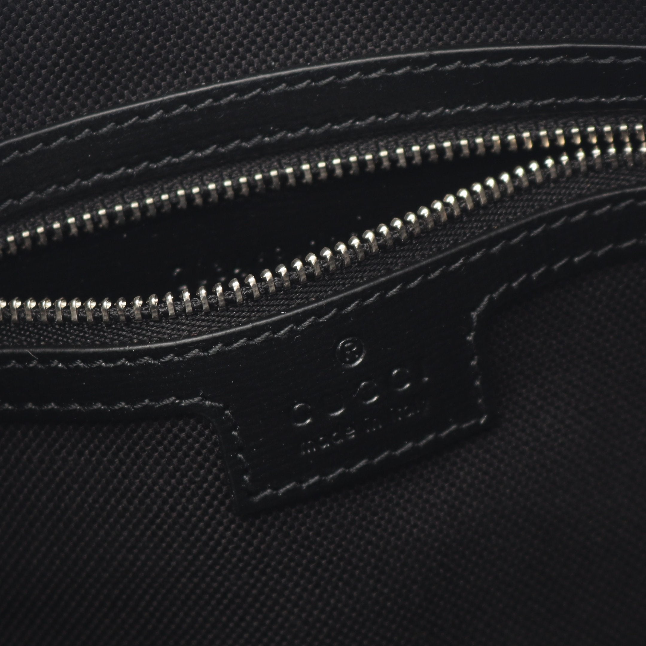 GGスプリーム ショルダーバッグ PVC レザー ブラック グッチ – RECLO