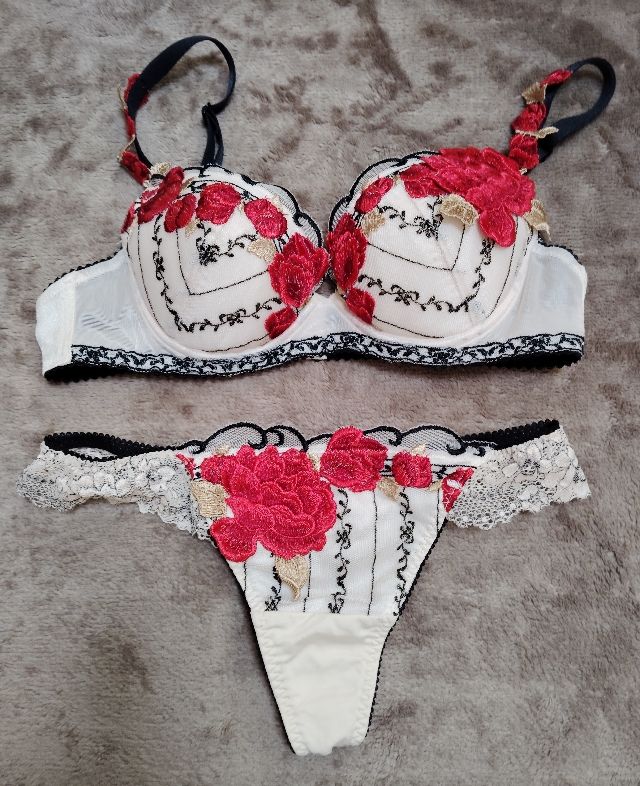 サルート【おやゆび姫】ガーターベルト M IV 19 店舗限定 Salute