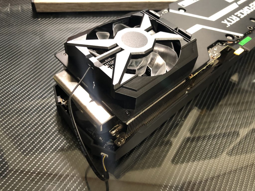 4番目のファン追加で冷却効率UP可能なRTX3090搭載ビデオカード、玄人