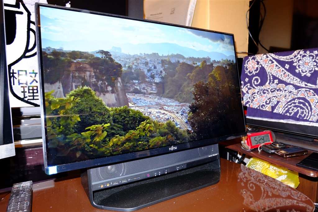 価格.com - 『スピーカー押しのごついデザイン、シックな感じで