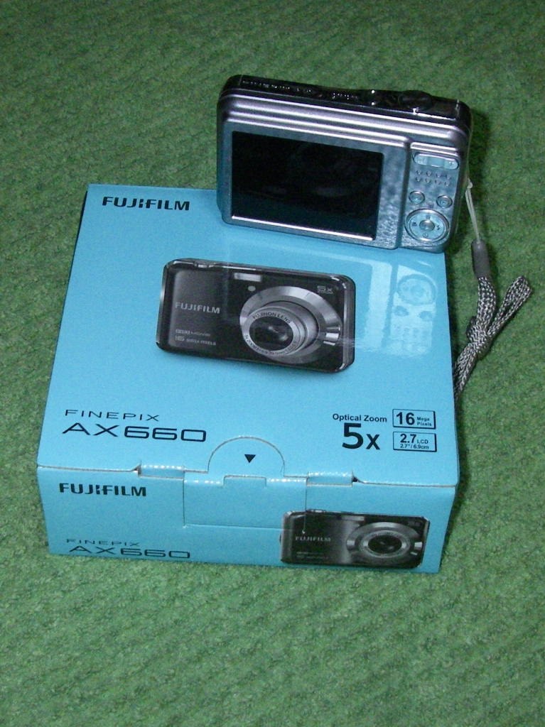 FUJIFILM FinePix AX600シルバー/乾電池式 Amazon | フジフイルム