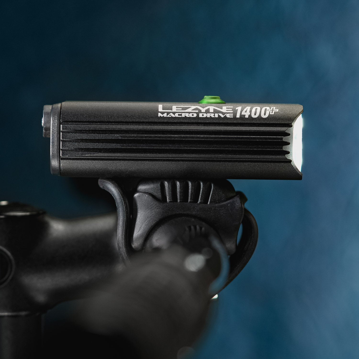 LEZYNE MACRO DRIVE 1400+ | LED FRONT BIKE LIGHT