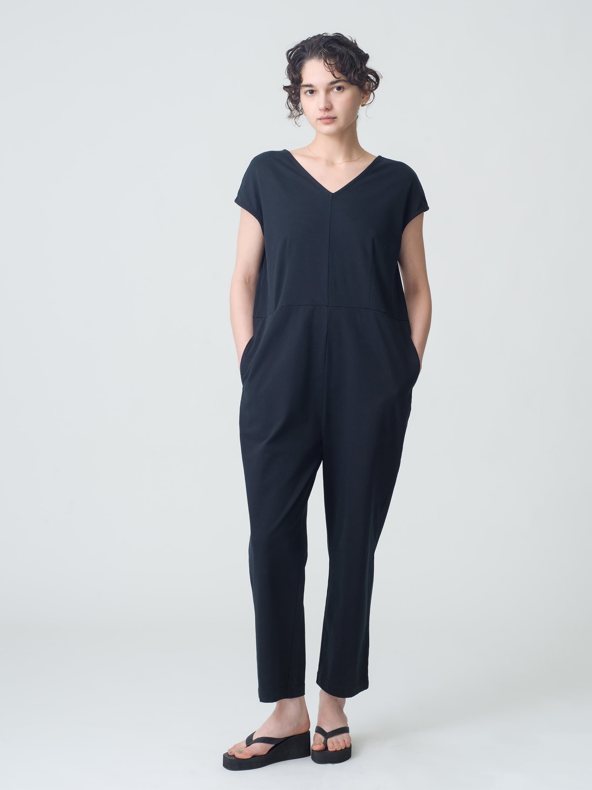 スリーブレス ジャンプスーツ（ブラック/グレー）｜RHC(アールエイチ