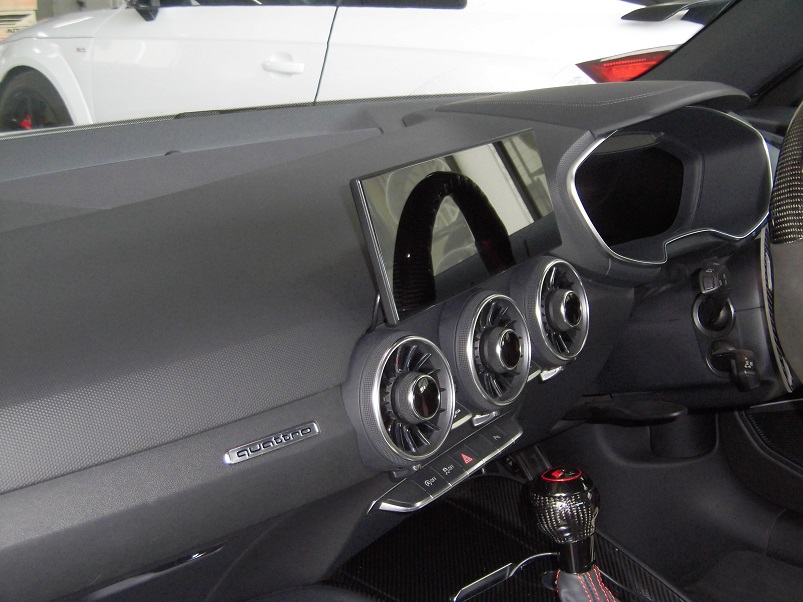 AUDI アウディ TT 8S(FV)専用 Runawayオリジナル モニターステー販売