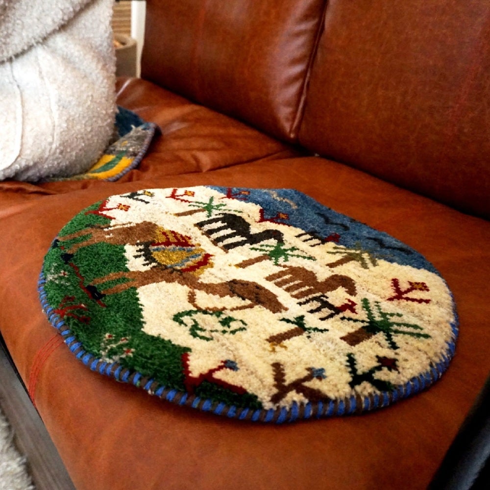 本物手織りの上質感！世界に1枚のユニークなペルシャギャッベ【円形