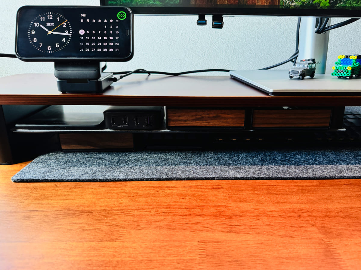 レビュー】amesoba デスクシェルフ で整う理想の作業環境。トレイが