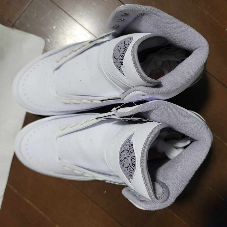 NIKE エアジョーダン2 レトロ ホワイト&セメントグレー 29cmの通販