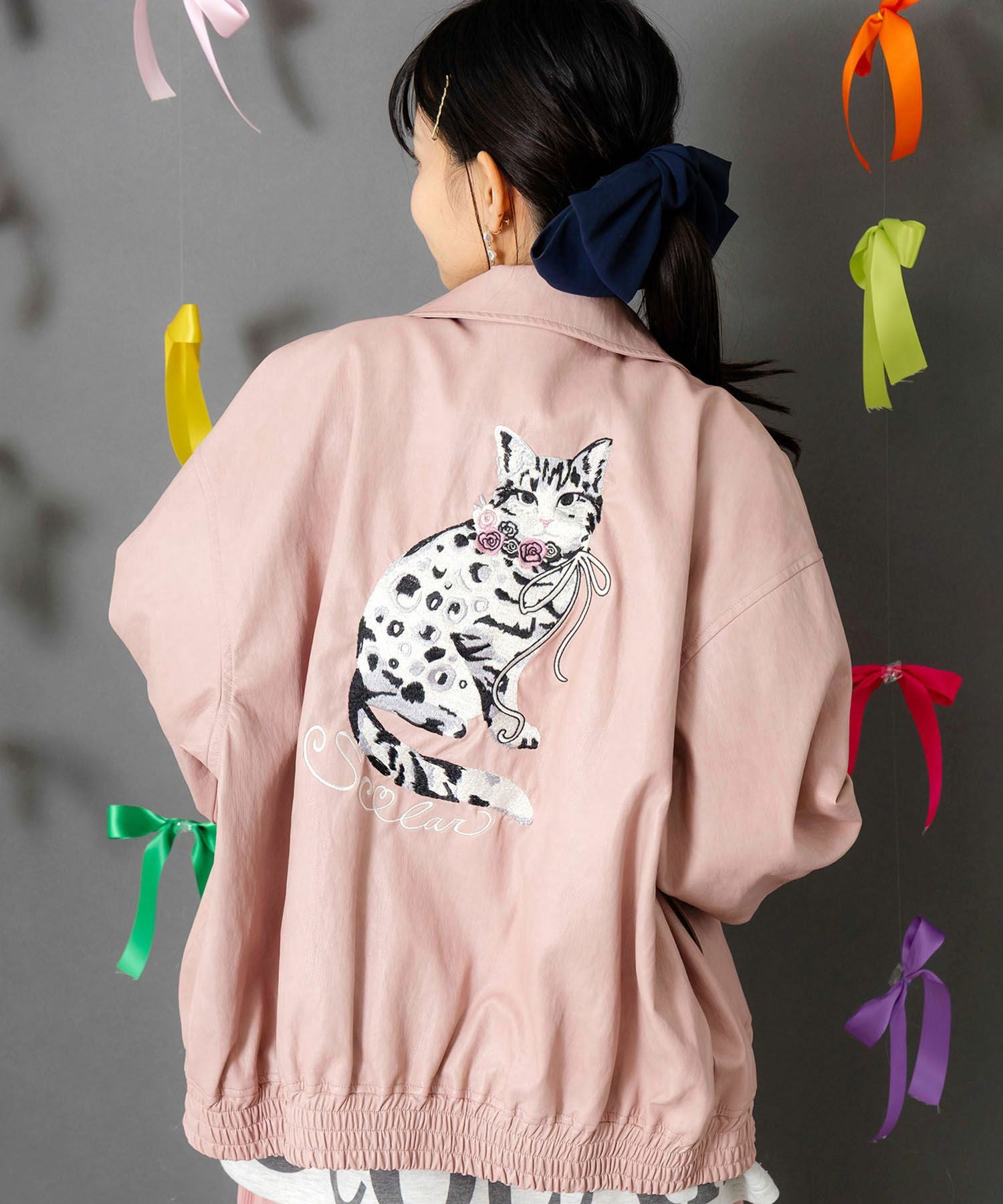 153771：ネコ刺繍フェイクレザー×裏地ブルゾンの通販-ScoLar