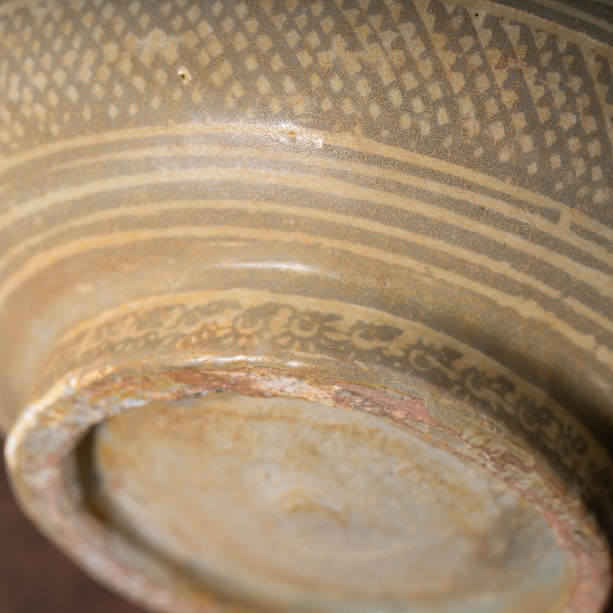 高麗 青磁三島象嵌魚文玉壺春 – 燦禾 SANKA