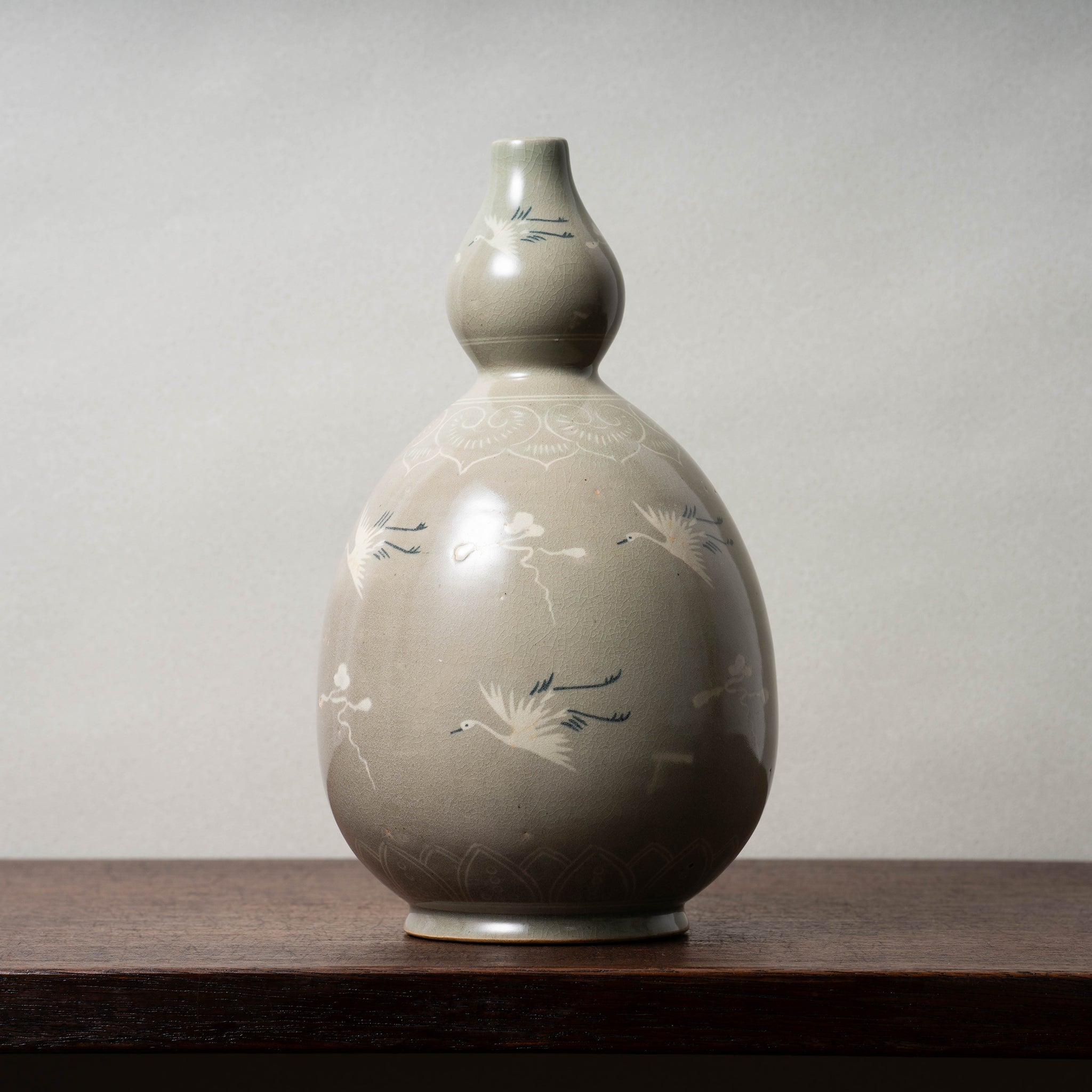 高麗 青磁象嵌雲鶴文瓢形瓶 – 燦禾 SANKA