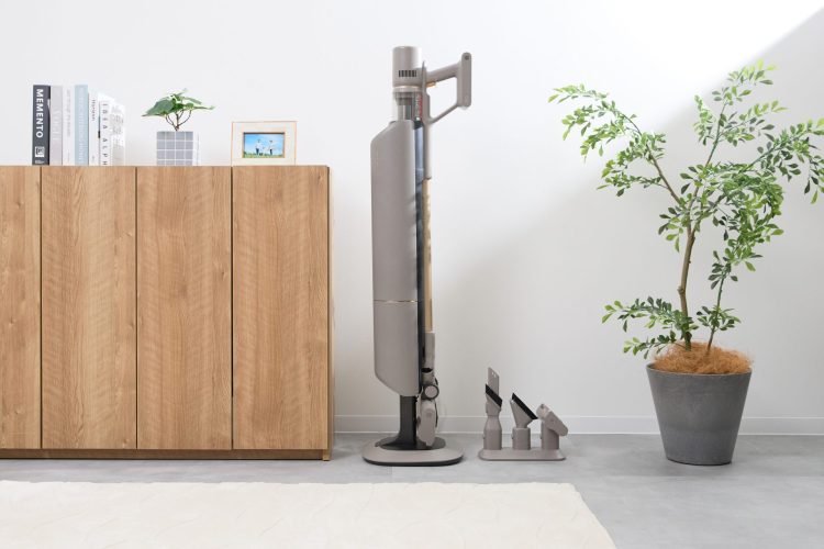 90日間もゴミ捨て不要。スリムで多機能なコードレススティック掃除機