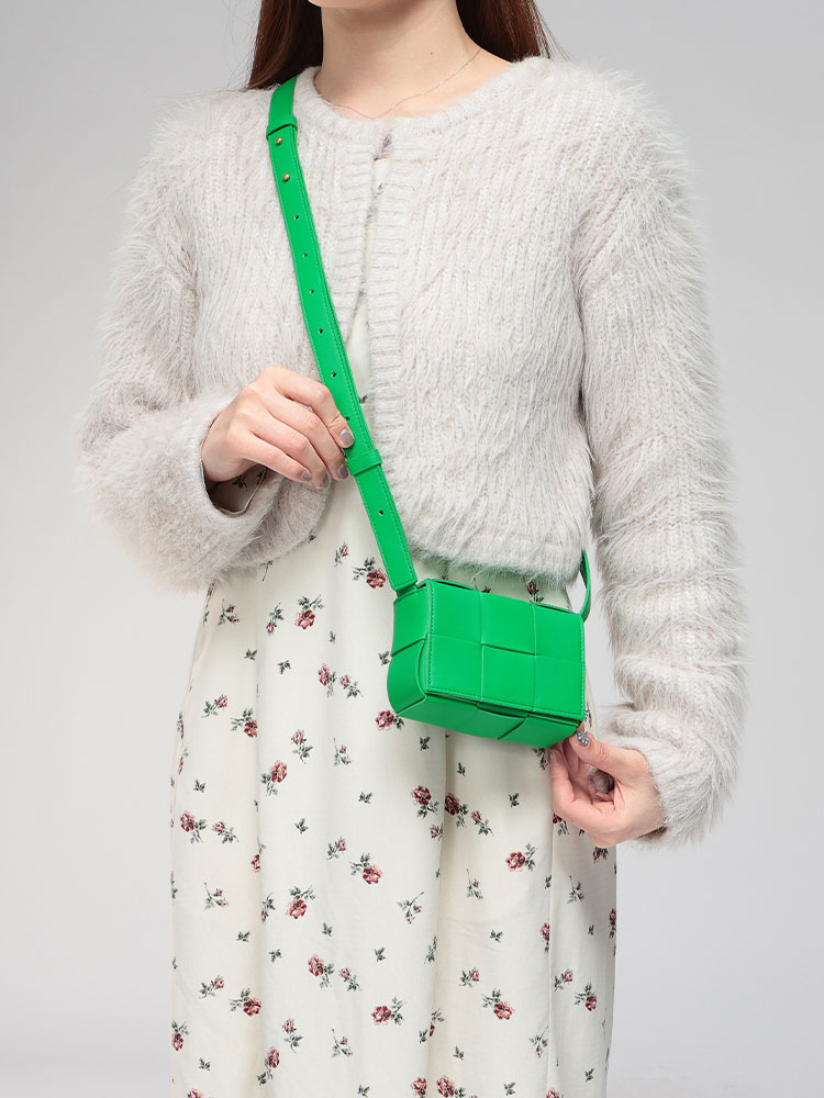 BOTTEGA VENETA (ボッテガ・ヴェネタ) イントレチャート ミニ レザー