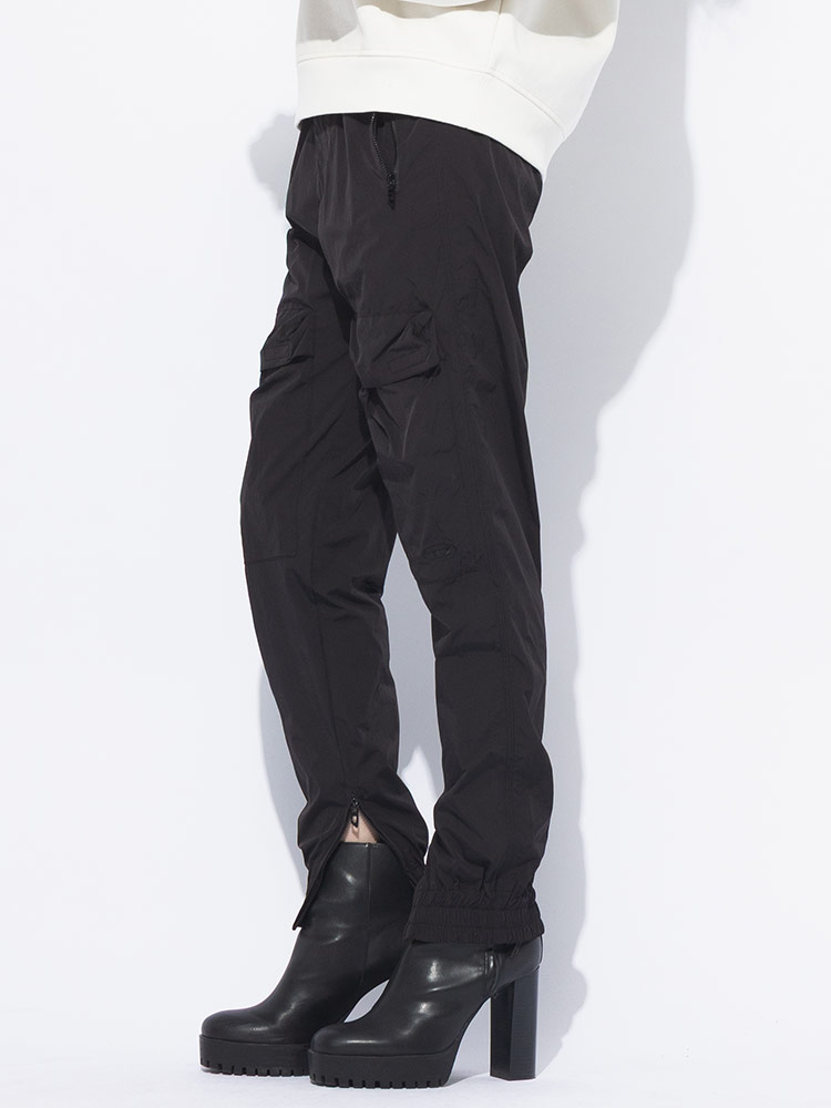 C.P COMPANY (シーピーカンパニー) ナイロン カーゴパンツ FLATT NYLON