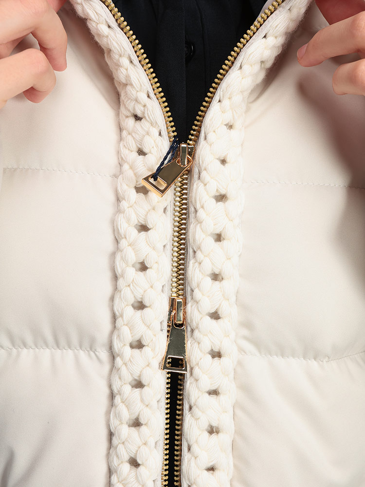 MONCLER (モンクレール) ノーカラー フルジップ ダウンジャケット