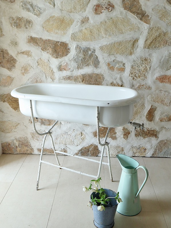 イギリスホーロー製排水コック付きベビーバスはかわいいアンティーク