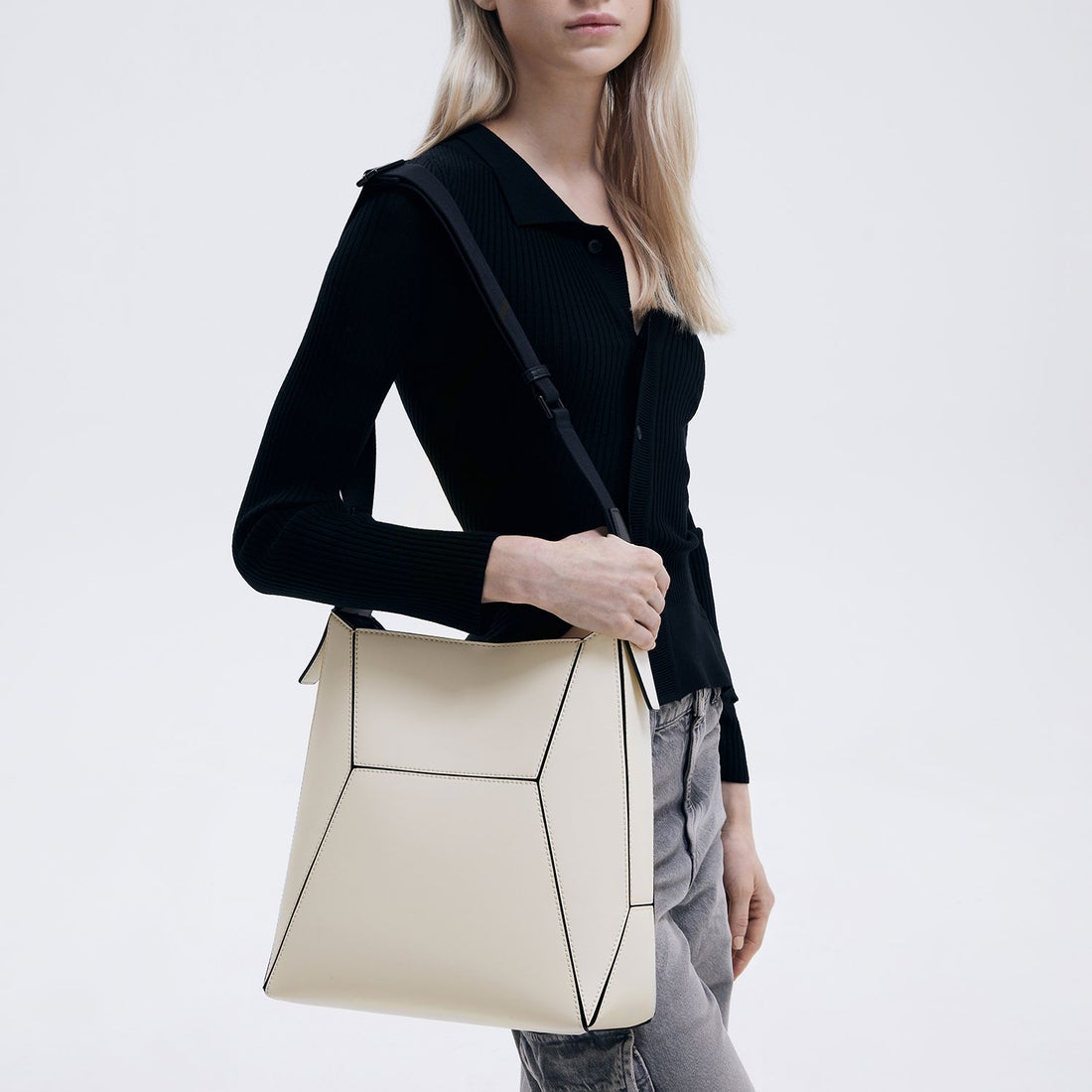 CHARLES & KEITH Nasrin ナスリン ジオメトリックトートバッグ【再入荷