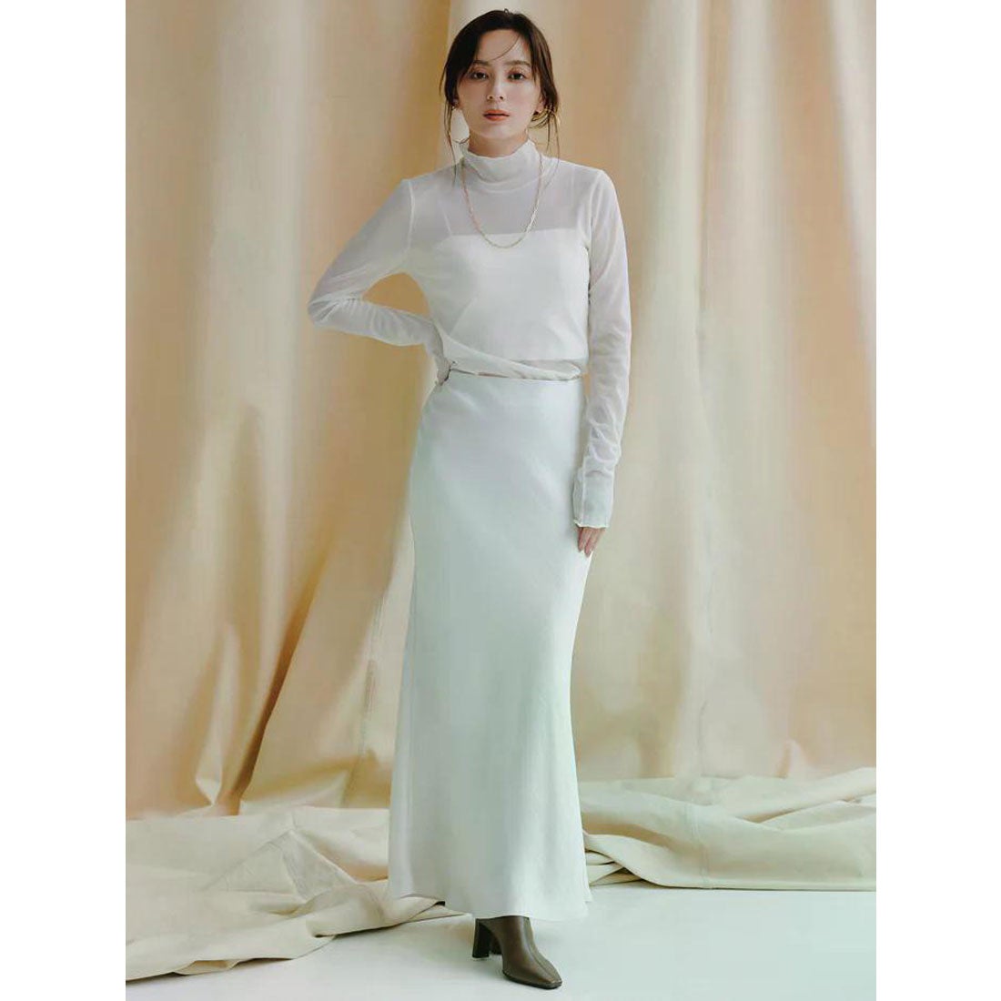 アニュアンス anuans サテンナロースカート （BLACK） -ファッション