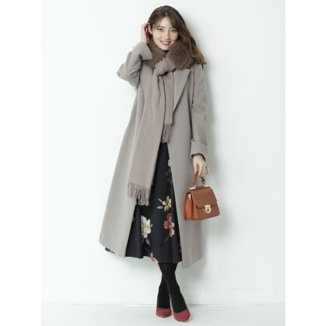 Apuweiser-riche ファーマフラー付ベルテッドコート （モカ） -靴