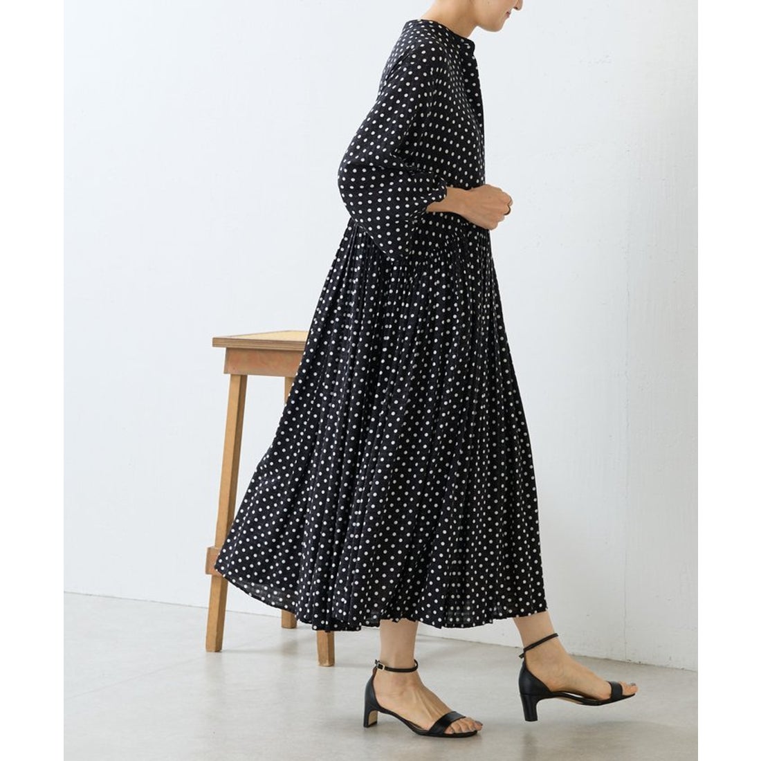 ビアズリー BEARDSLEY ドットギャザーワンピース （black