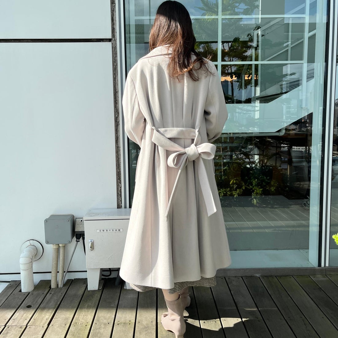 クチュール ブローチ Couture Brooch パール調釦チェスターコート