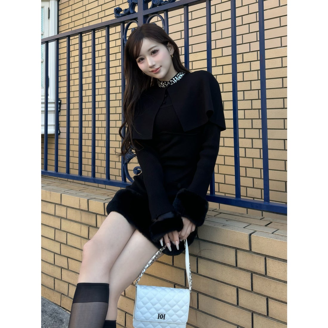 ダーリッチ Darich ビジューケープニットミニワンピース （ブラック