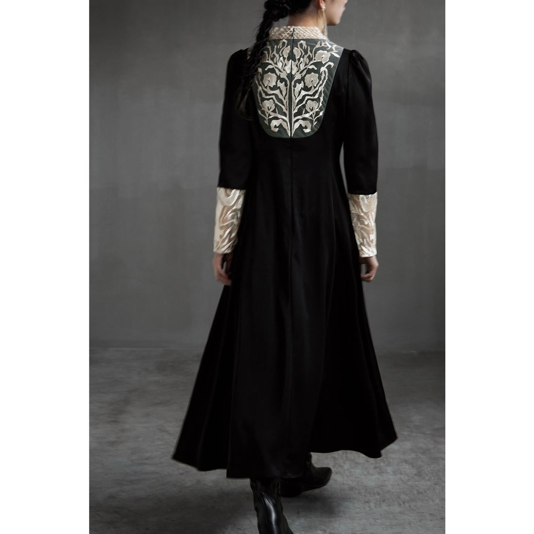 エトル etoll. バック刺繍フレアドレス （ブラック） -靴