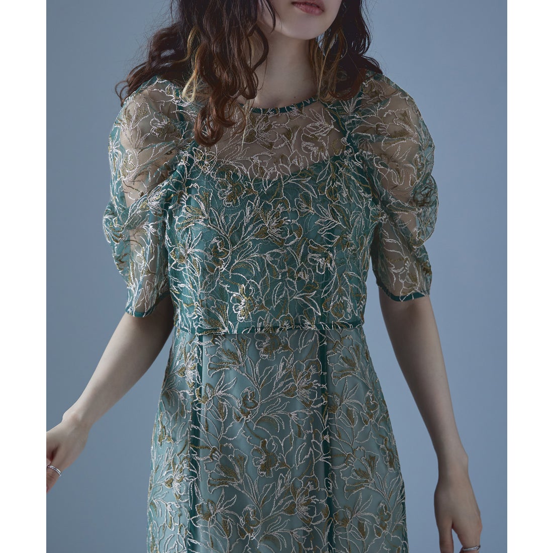 エトル etoll. 刺繍レースレイヤードドレス （グリーン