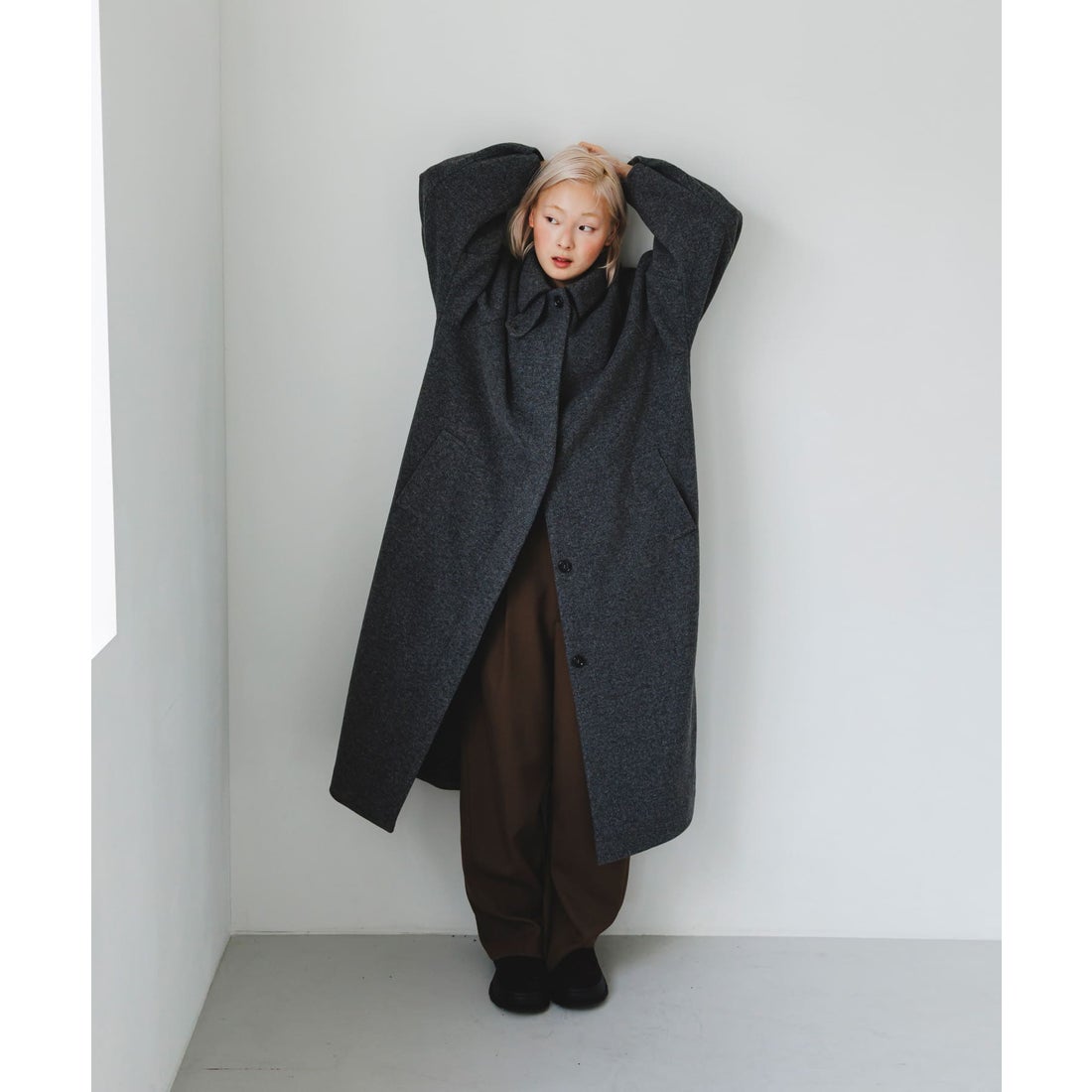 ケービーエフ KBF ステンカラーコクーンロングコート （ブラック