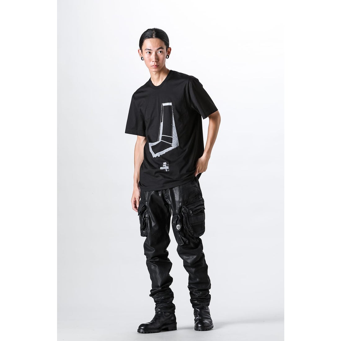 ユリウス JULIUS 12oz Coated Denim Tapered Gasmask Cargo Pants