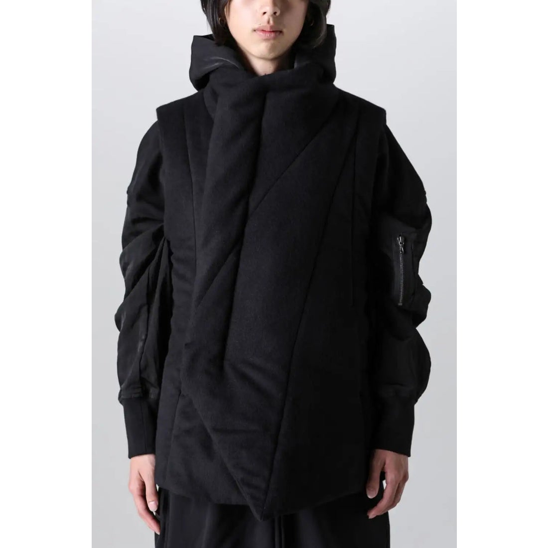 ユリウス JULIUS Alpaca / Cashmere / Cotton Beaver Down Vest