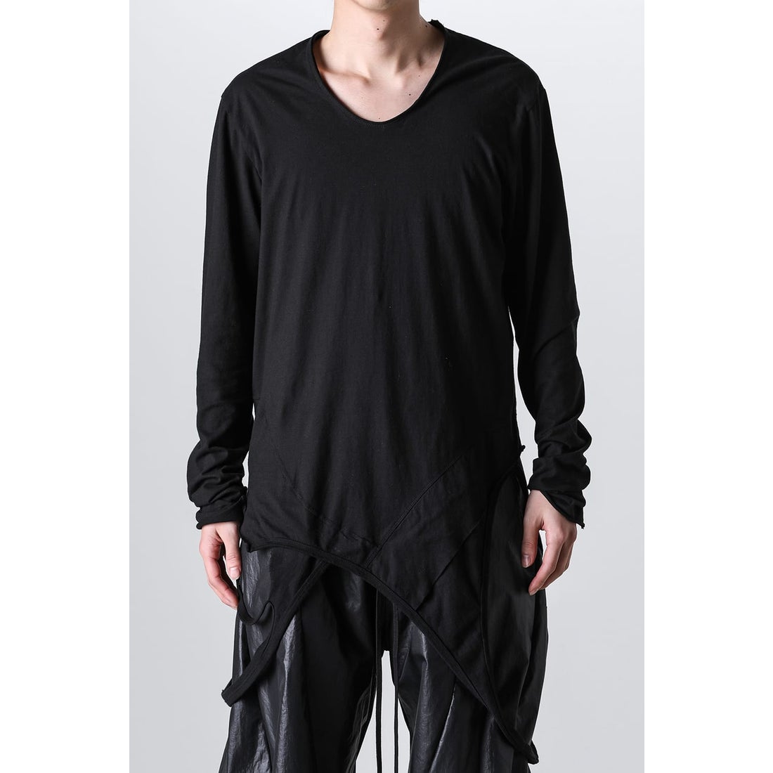 ユリウス JULIUS Loop Hem Longsleeve Top （Black） 通販 大阪心斎橋