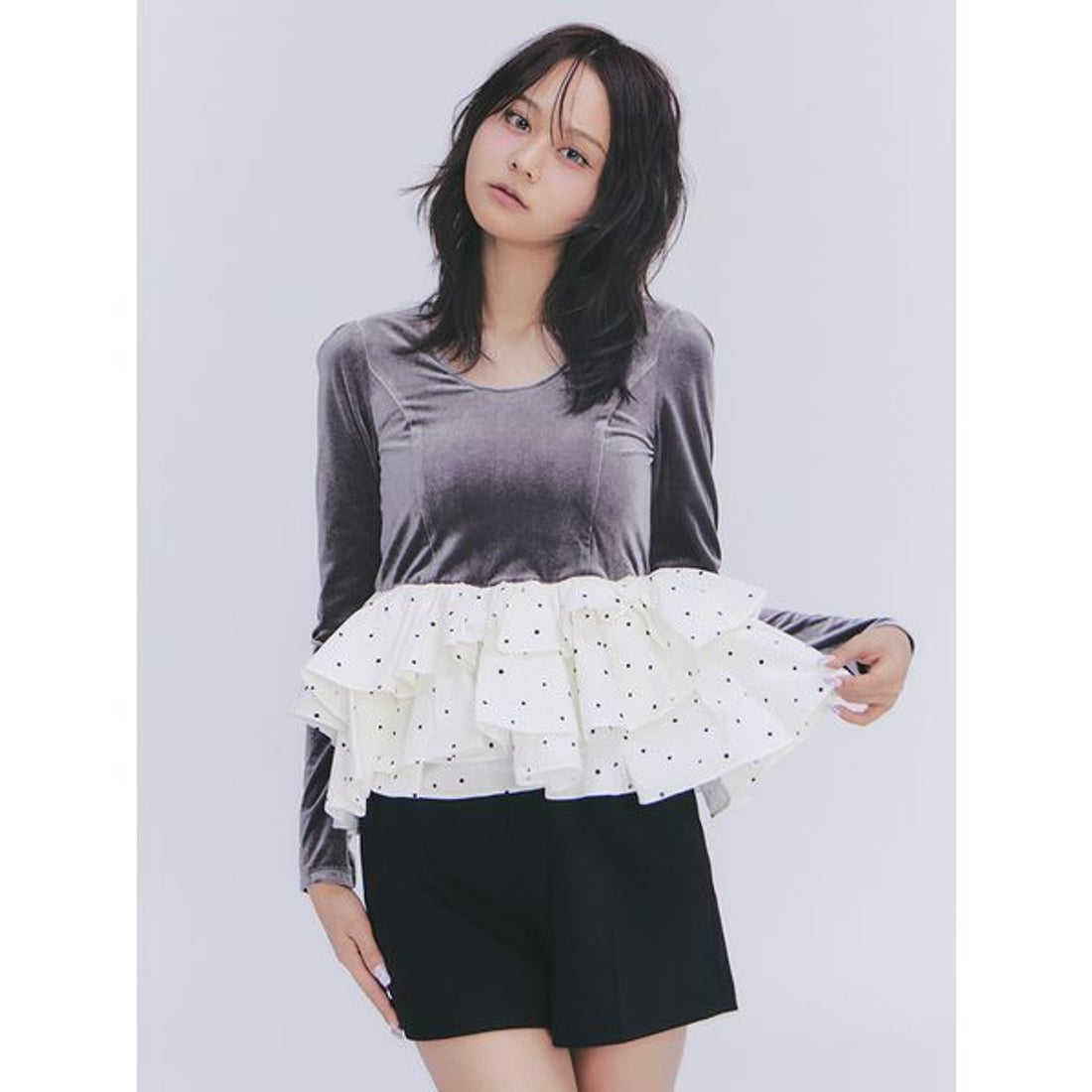 リリーブラウン LILY BROWN ベロアペプラムフリルトップス （CGRY