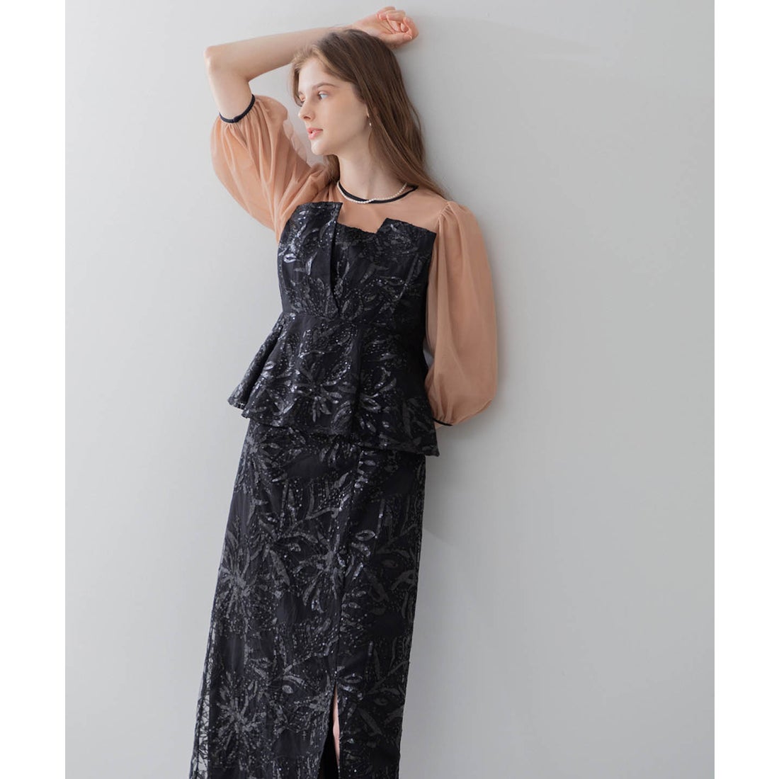 レジャ Leja シアーパフスリーブペプラムスパンコール花柄Iライン